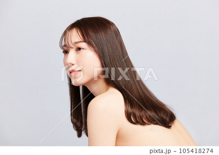ビューティー若い日本人女性　髪の毛の綺麗な女性 105418274