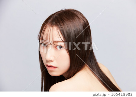 ビューティー若い日本人女性 髪の毛の綺麗な女性 ビューティー若い日本人女性 髪の毛の綺麗な女性 105418902