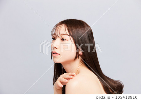ビューティー若い日本人女性 髪の毛の綺麗な女性 ビューティー若い日本人女性 髪の毛の綺麗な女性 105418910