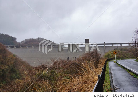 小山ダムの堤体 小山ダムの堤体 105424815