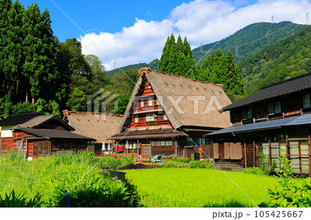 【富山県】晴天の五箇山菅沼合掌集落 【富山県】晴天の五箇山菅沼合掌集落 105425667