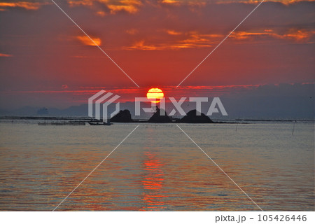 海から昇る太陽 海から昇る太陽 105426446