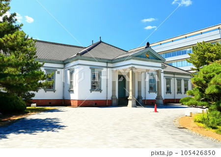 【香川県】晴天の旧善通寺偕行社(偕行社本館)と現善通寺市役所 【香川県】晴天の旧善通寺偕行社(偕行社本館)と現善通寺市役所 105426850