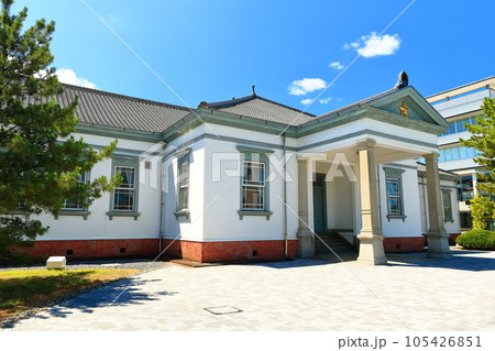 【香川県】晴天の旧善通寺偕行社(偕行社本館)と現善通寺市役所 【香川県】晴天の旧善通寺偕行社(偕行社本館)と現善通寺市役所 105426851