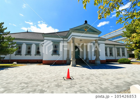 【香川県】晴天の旧善通寺偕行社（偕行社本館）と現善通寺市役所 105426853