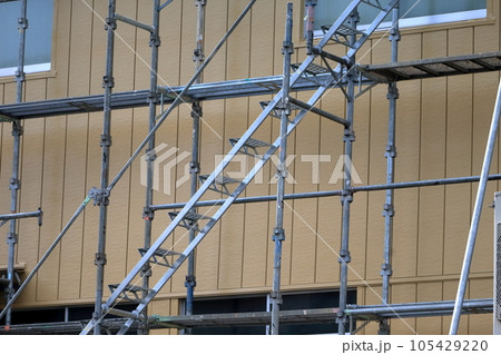 戸建て住宅の外部足場 戸建て住宅の外部足場 105429220