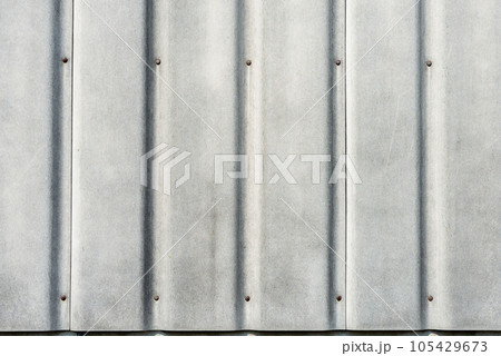 工場のスレートの壁 工場のスレートの壁 105429673