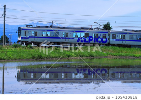 アルプスの山々に見守られながらのんびりと走るアルピコ交通20100形電車_2023/7/2撮影 アルプスの山々に見守られながらのんびりと走るアルピコ交通20100形電車_2023/7/2撮影 105430818