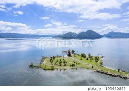 洞爺湖 浮見堂と中島を空撮 洞爺湖 浮見堂と中島を空撮 105430845