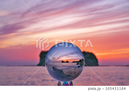 【円月島 (夕刻)(水晶玉)】 和歌山県西牟婁郡白浜町 105431184