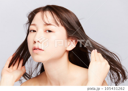 ビューティー若い日本人女性 乱れ髪 ビューティー若い日本人女性 乱れ髪 105431262