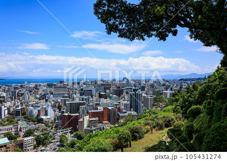 城山公園展望台から見る鹿児島市の街並み 105431274