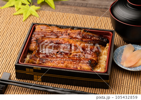 鰻弁当　うな重 105432859