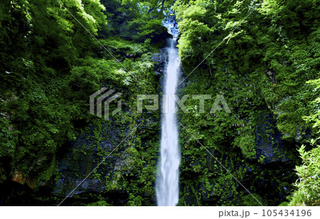 岐阜県郡上市　阿弥陀ヶ滝 105434196