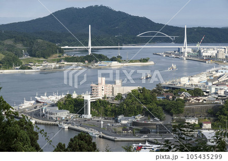 展望台から眺める気仙沼の港湾部 展望台から眺める気仙沼の港湾部 105435299