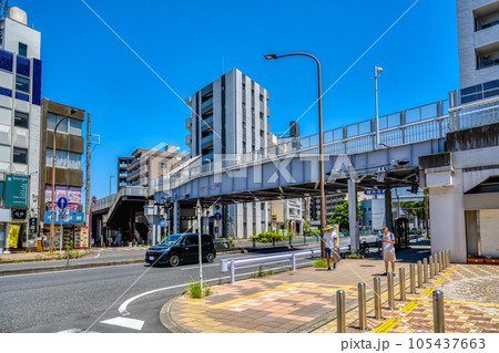 横浜市の都市風景　反町駅 105437663