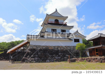 白石城の三階櫓（本丸）、井戸跡、鐘堂（宮城県白石市） 105439013