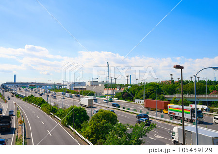 【東京都】8月・青空の首都高速湾岸線⦅葛西臨海公園付近⦆ 【東京都】8月・青空の首都高速湾岸線⦅葛西臨海公園付近⦆ 105439129