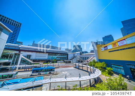 日本の川崎都市景観　川崎駅前やラゾーナ川崎プラザなどを望む 105439747