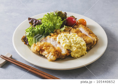 タルタルソースをかけたチキン南蛮 105440652