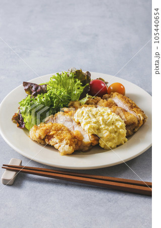 タルタルソースをかけたチキン南蛮 105440654