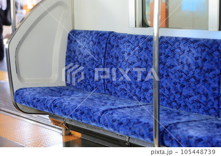 在来線の電車（車内） 105448739