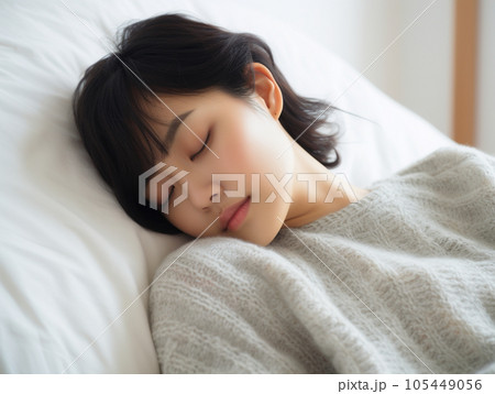 寝ている女性 穏やかな寝顔　ショートカット　AI画像 105449056