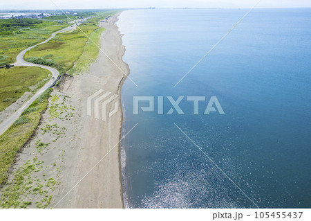 石狩浜を空撮(あそびーち石狩、いしかり浜サンドパーク近辺) 石狩浜を空撮(あそびーち石狩、いしかり浜サンドパーク近辺) 105455437