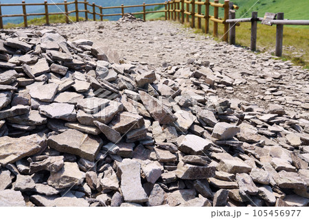 美幌峠展望台の積み石　北海道 105456977