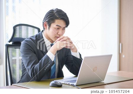 ビジネス 男性 ビジネス 男性 105457204