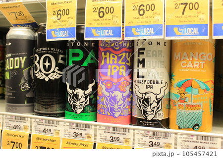 アメリカ　スーパーマーケット　お土産やアメリカ限定ビール選びに　SAFEWAY COSTCO 105457421