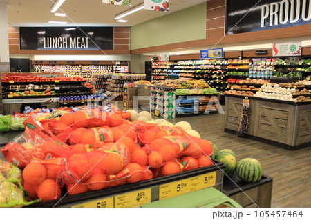 アメリカ　スーパーマーケット　お土産やアメリカ限定ビール選びに　SAFEWAY COSTCO 105457464