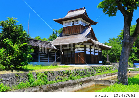 【富山県】快晴の勝興寺の鼓堂 【富山県】快晴の勝興寺の鼓堂 105457661