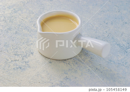 エバミルク  Evaporated Milk 105458149