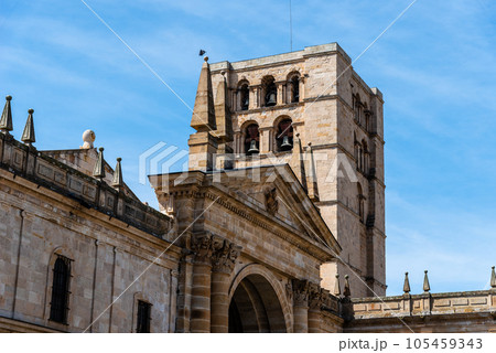 Bell tower and portico of the romanesque Cathedral of Zamora Bell tower and portico of the romanesque Cathedral of Zamora 105459343