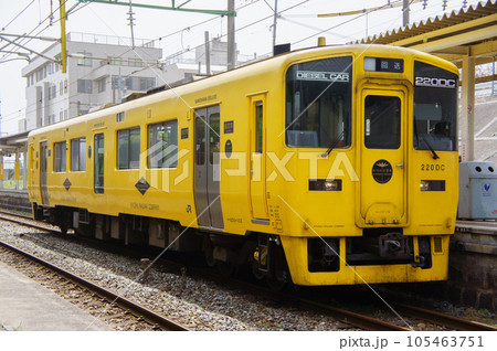 JR九州　キハ200形1100番台　快速「なのはなDX」 105463751