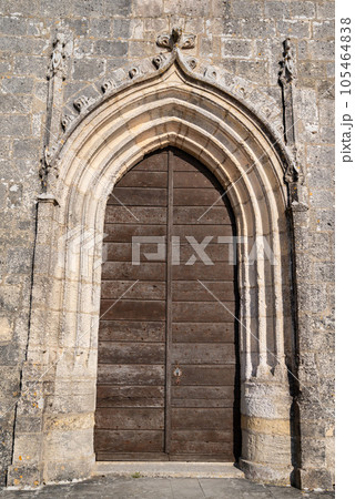 Talmont sur gironde, View of the wood door of church Sainte Radegonde 12th century 105464838