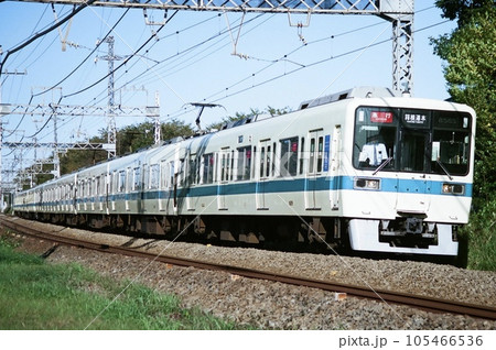温泉地箱根湯本へ向かう小田急8000形 温泉地箱根湯本へ向かう小田急8000形 105466536