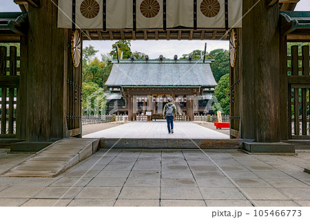 宮崎神宮 神門から拝所を望む 宮崎神宮 神門から拝所を望む 105466773