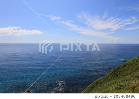 北海道 真夏の積丹、神威岬 105468496