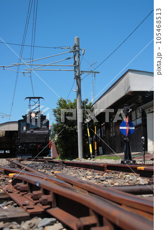 快晴の空に佇むアルピコ交通ED301形電気機関車_2023/7/2撮影 105468513