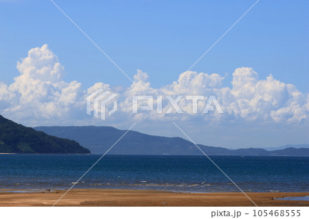 青い空と海と雲 青い空と海と雲 105468555