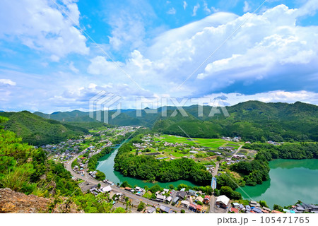 《岐阜県》川辺町遠見山からの眺め 岐阜のグランドキャニオン 《岐阜県》川辺町遠見山からの眺め 岐阜のグランドキャニオン 105471765