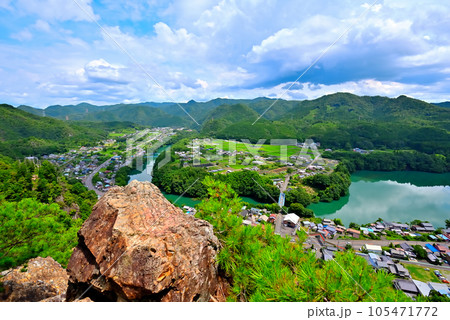 《岐阜県》川辺町遠見山からの眺め　岐阜のグランドキャニオン 105471772
