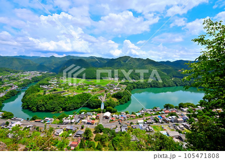 《岐阜県》川辺町遠見山からの眺め 岐阜のグランドキャニオン 《岐阜県》川辺町遠見山からの眺め 岐阜のグランドキャニオン 105471808