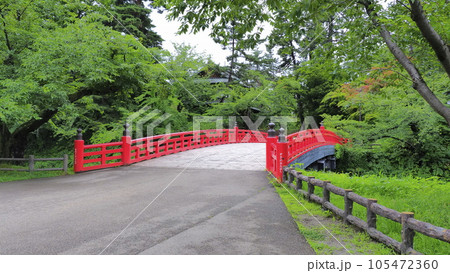 弘前城（7月曇天）すぎのおおはし3 105472360