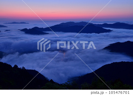 岩屋山の雲海 105476701
