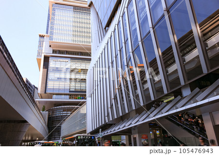 渋谷駅前の風景　(宮益坂口) 105476943