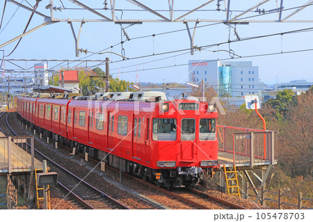 名鉄豊田線、米野木駅を発車する電車の風景 名鉄豊田線、米野木駅を発車する電車の風景 105478703
