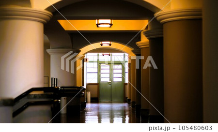 レトロな洋館の御影公会堂 105480603